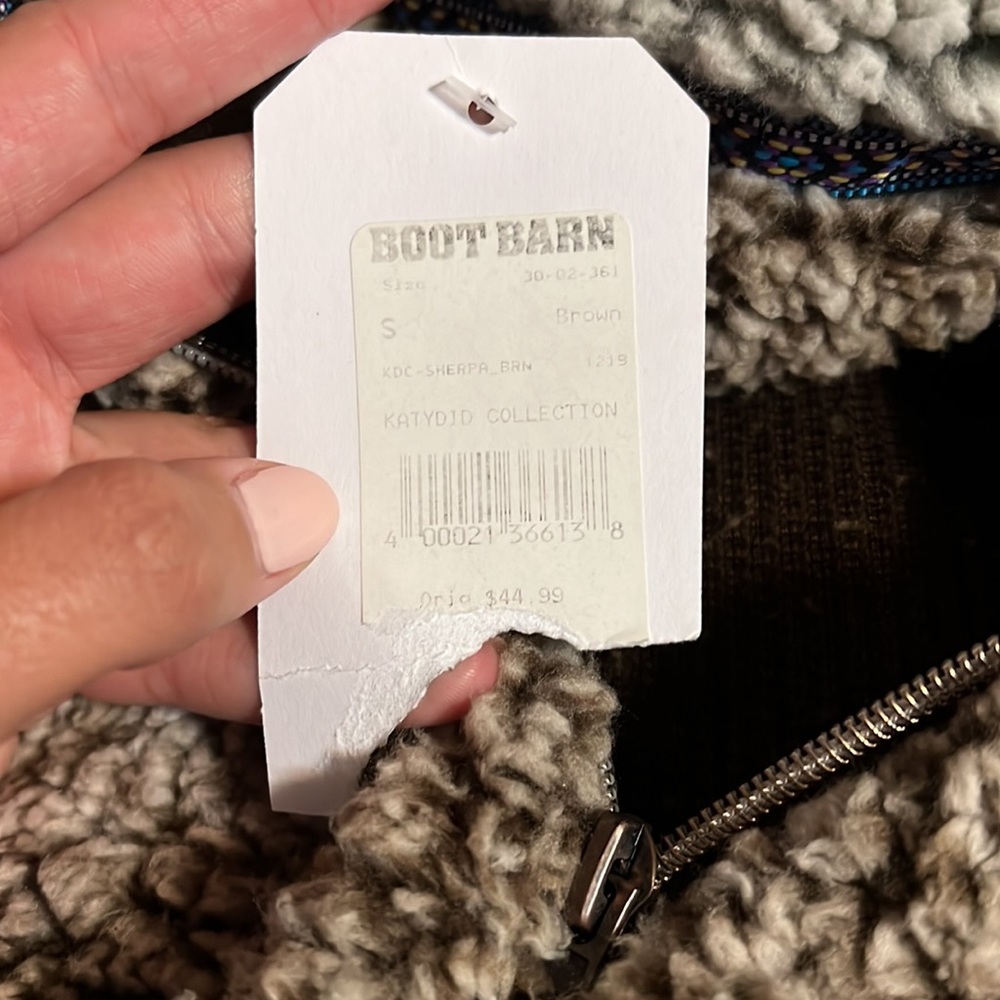 Fluffy jacket - Picture 4 of 9